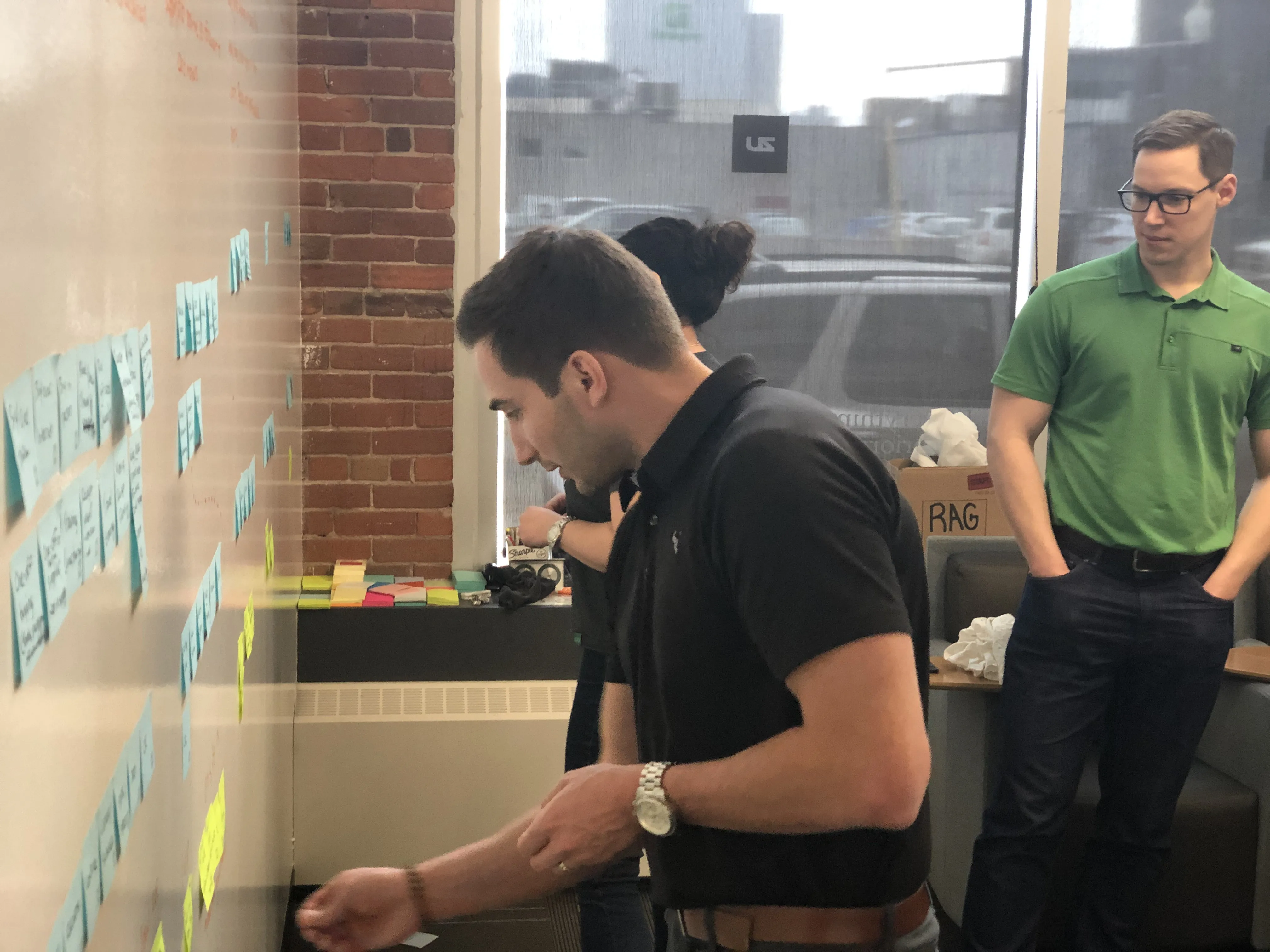 Illustration of approved purchase categories and payment methods under a laptop icon